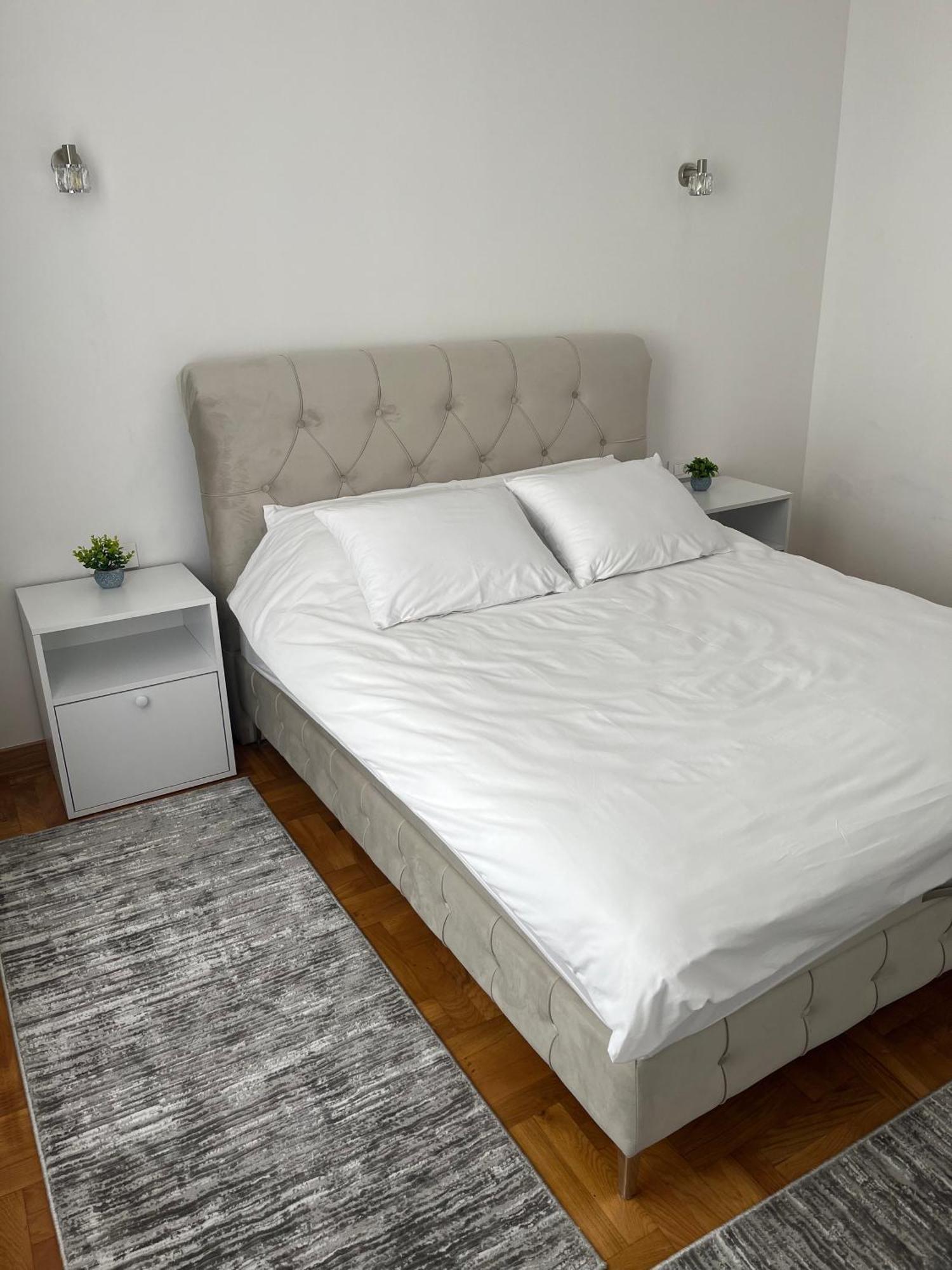 Apartment Luxury - 50 M From Old Clock Tower *